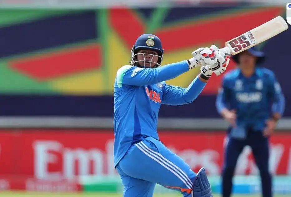 U 19 विश्वचषक स्पर्धा: भारताचा इंग्लंड वर ऐतिहासिक विजय,कोरले विश्वचषकावर नाव
