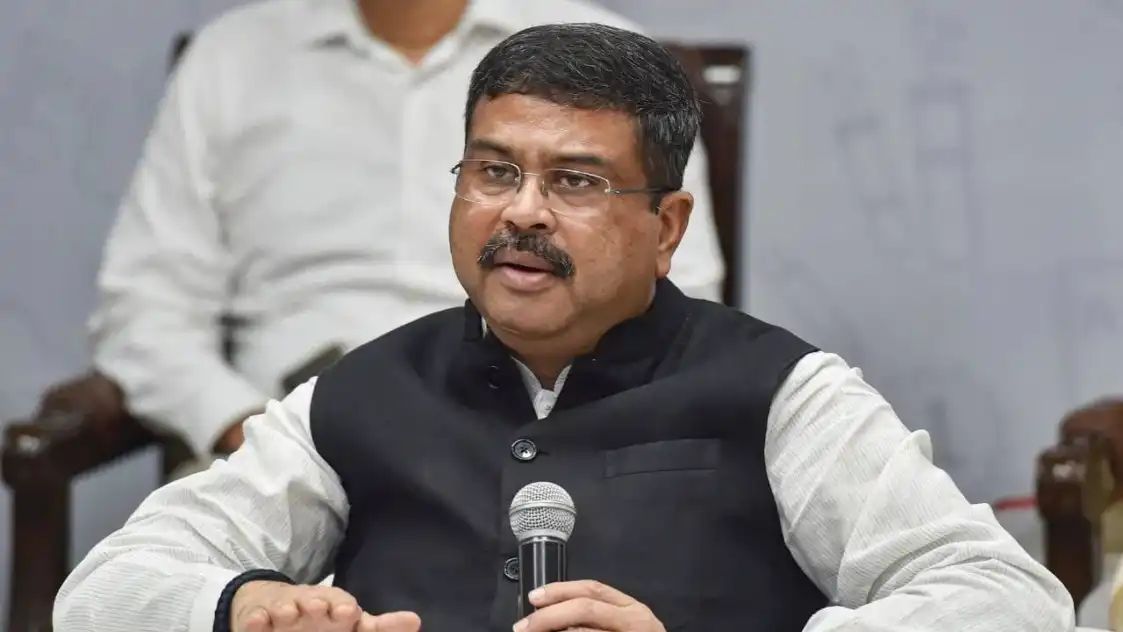 केंद्रीय शिक्षणमंत्री धर्मेंद्र प्रधान यांचा राजीनामा